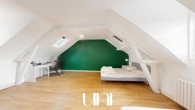 Maison - 218 m² - 8 pièces