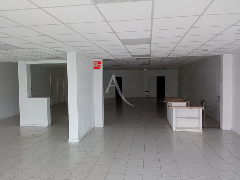 Local commercial - 230 m²