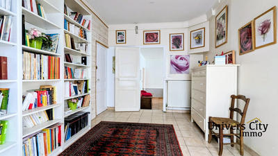 Maison - 235 m² - 9 pièces