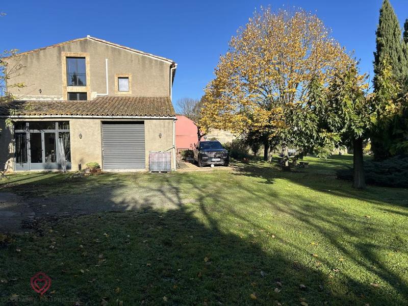Maison de village - 405 m² - 13 pièces