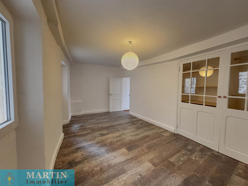 Maison - 213 m² - 9 pièces