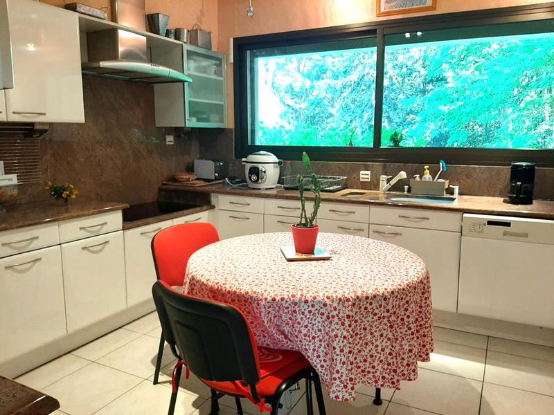 Maison - 212 m² - 7 pièces