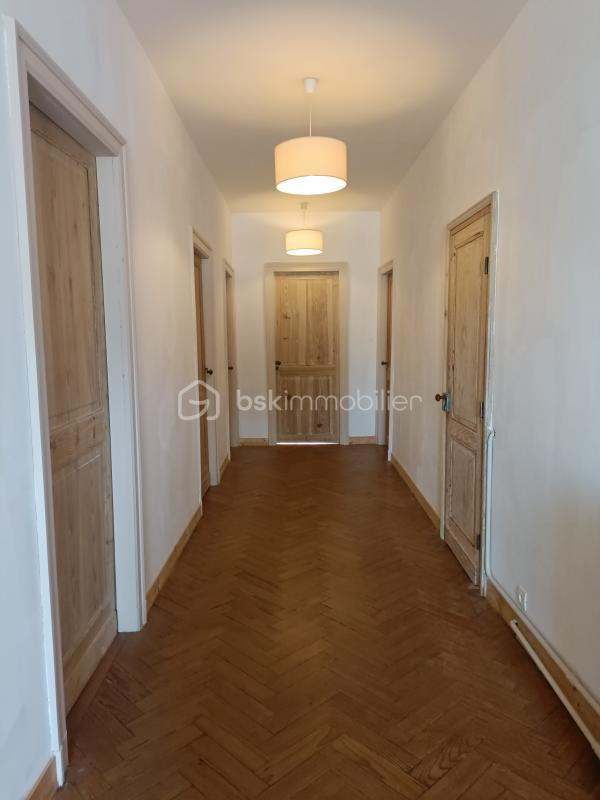 Demeure - 255 m² - 12 pièces