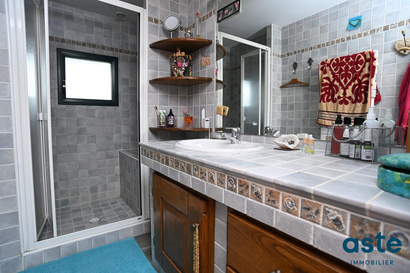 Maison contemporaine - 187 m² - 7 pièces