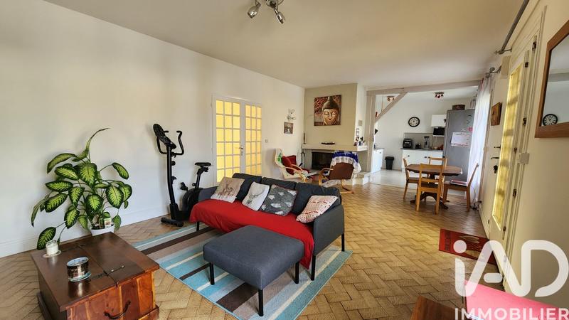 Maison - 235 m² - 10 pièces