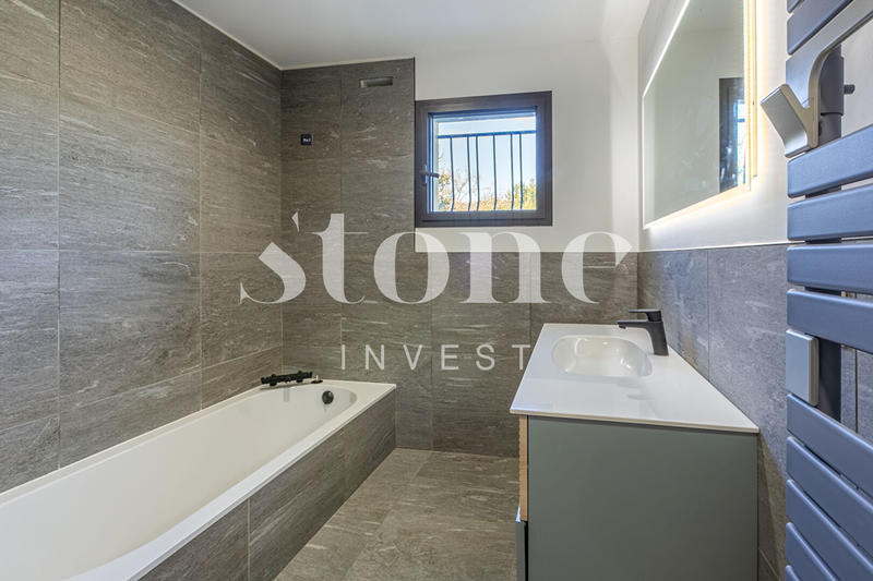 Appartement - 217 m² - 6 pièces