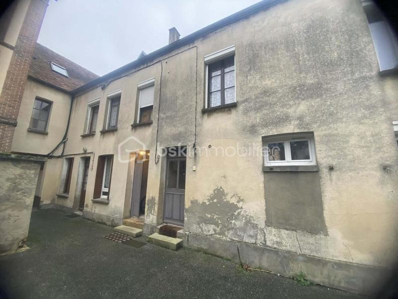 Immeuble - 221 m² - 14 pièces