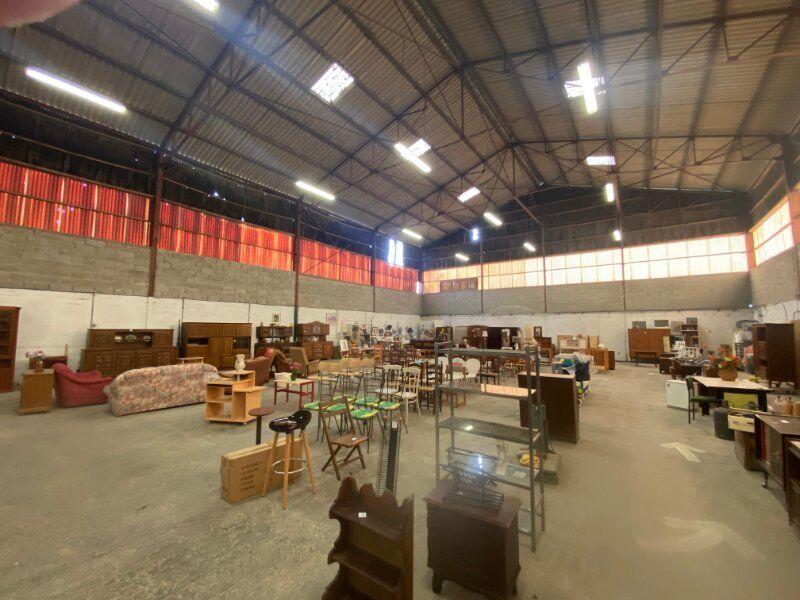 Local commercial - 786 m² - 1 pièce