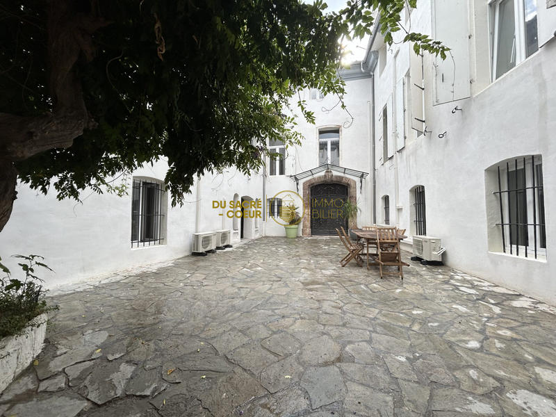 Maison - 423 m² - 20 pièces