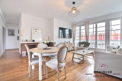 Appartement - 101 m² - 5 pièces