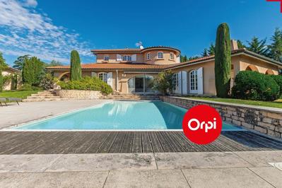 Propriété - 283 m² - 7 pièces