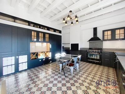 Maison - 258 m² - 7 pièces