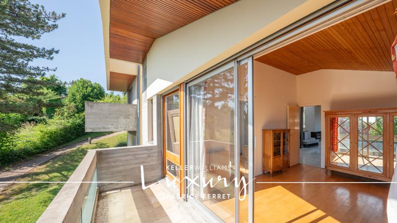 Maison d'architecte - 237 m² - 10 pièces