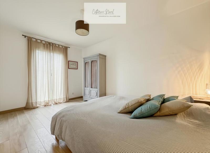 Maison - 177 m² - 9 pièces