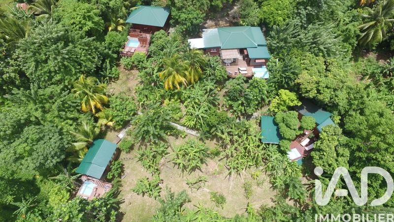 Maison - 200 m² - 6 pièces