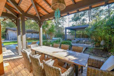 Villa - 220 m² - 8 pièces