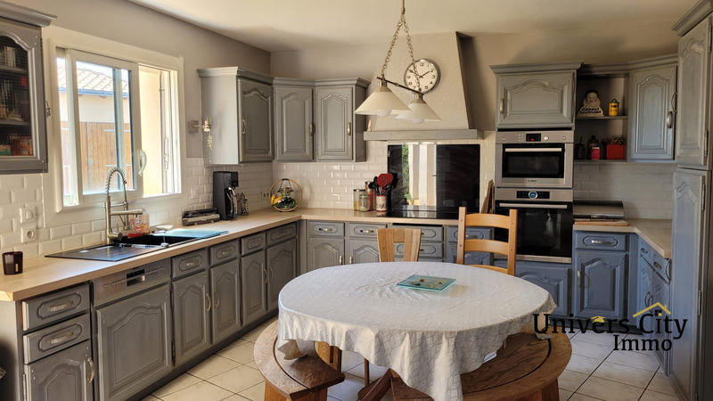 Maison traditionnelle - 160 m² - 6 pièces