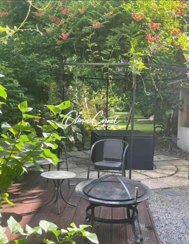 Maison - 209 m² - 6 pièces