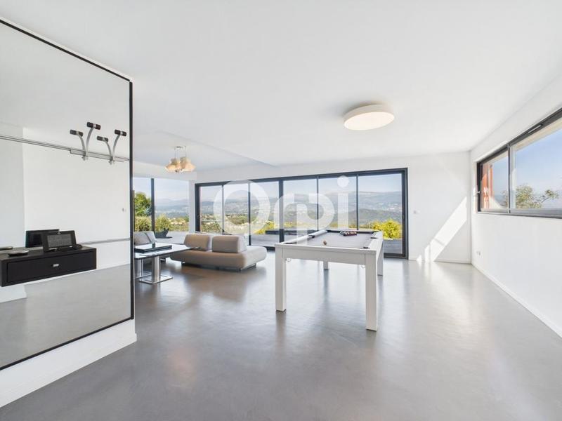 Villa - 312 m² - 5 pièces