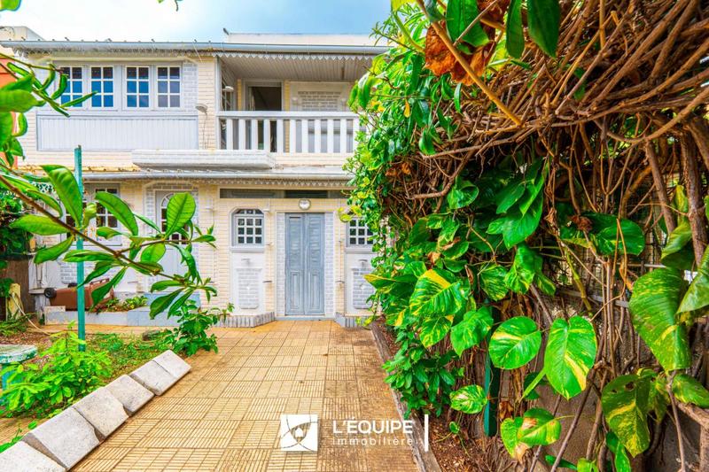 Maison - 146 m² - 7 pièces