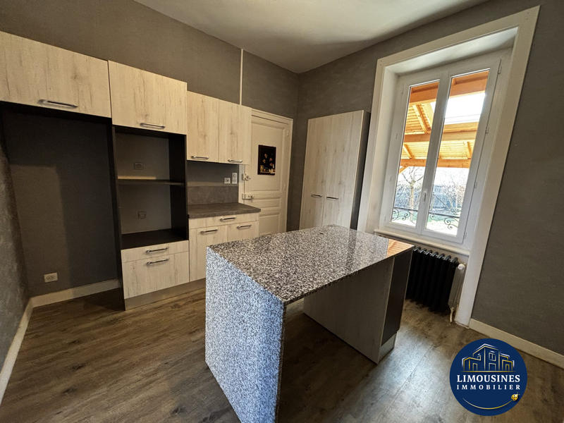 Maison - 153 m² - 8 pièces