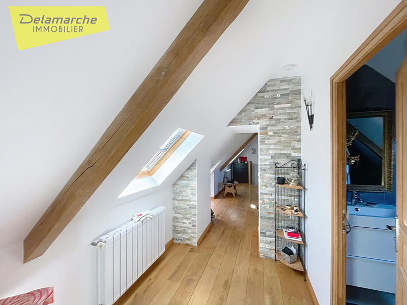 Maison - 233 m² - 7 pièces