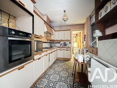 Maison - 203 m² - 10 pièces