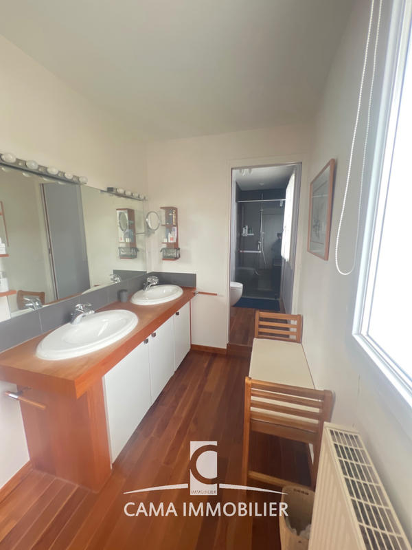 Maison - 162 m² - 7 pièces