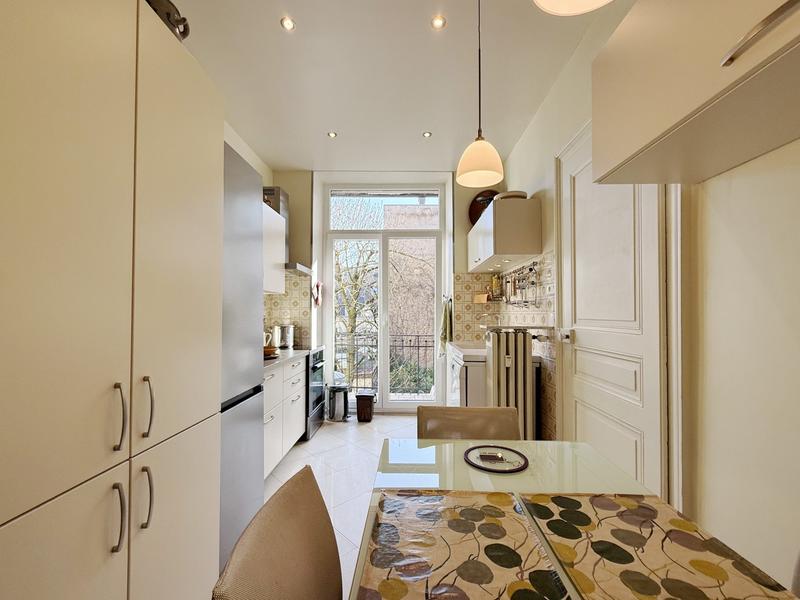 Appartement - 147 m² - 6 pièces