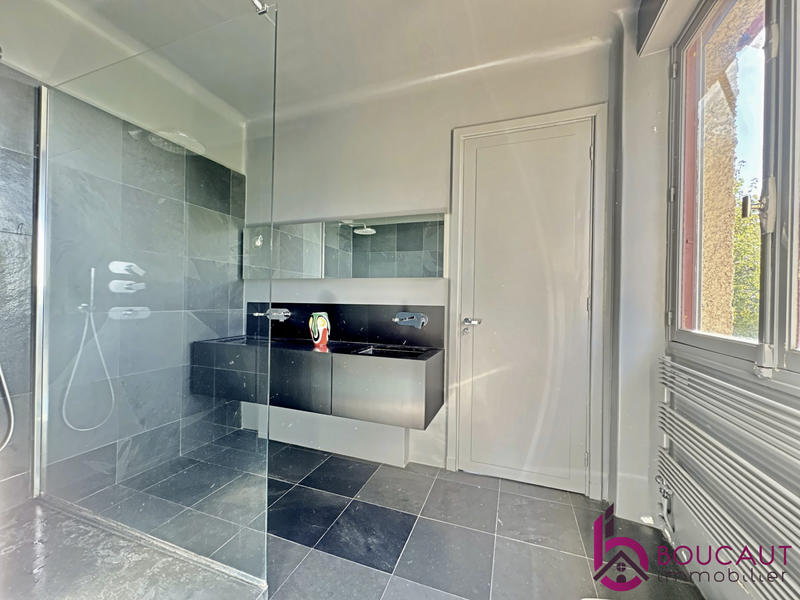 Maison - 177 m² - 7 pièces