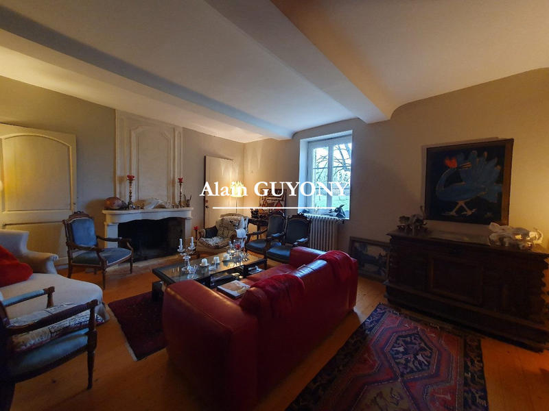 Maison - 227 m² - 8 pièces