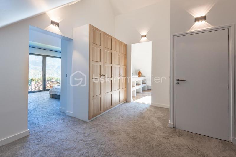 Maison d'architecte - 358 m² - 8 pièces