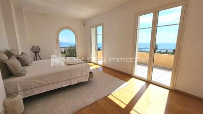 Villa - 430 m² - 8 pièces