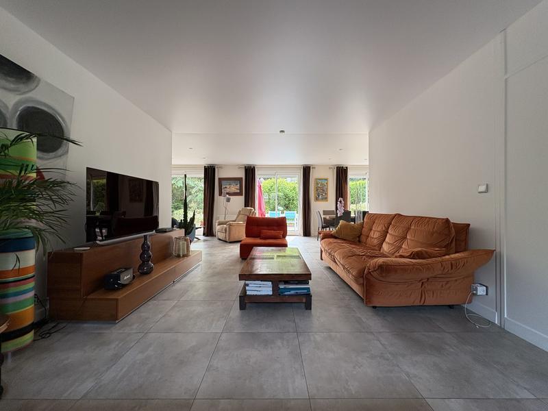 Maison traditionnelle - 226 m² - 8 pièces