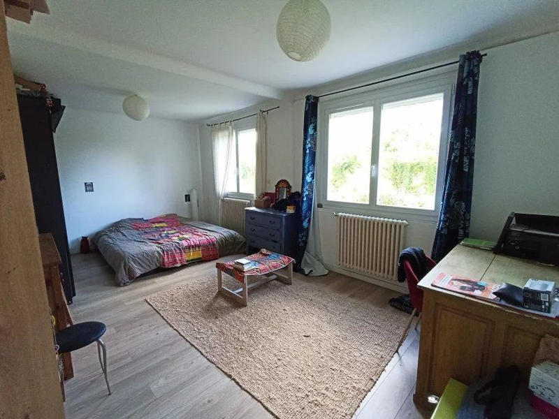 Maison - 214 m² - 9 pièces