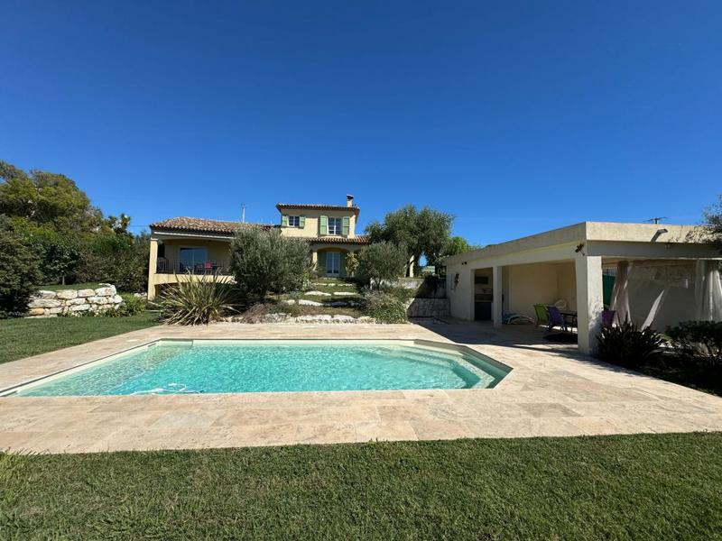 Villa - 230 m² - 5 pièces