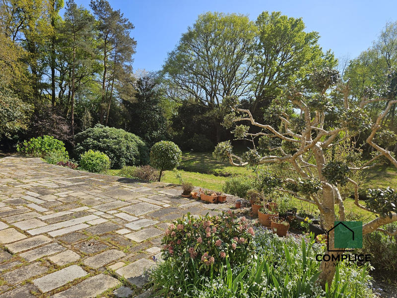 Maison traditionnelle - 160 m² - 6 pièces