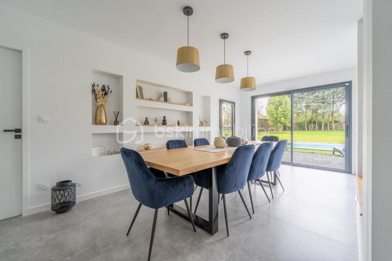 Maison - 293 m² - 8 pièces