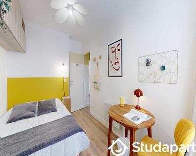 Chambre - 70 m² - 1 pièce