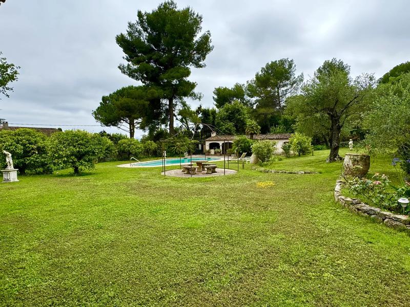 Villa - 280 m² - 5 pièces
