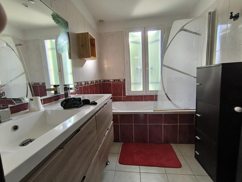 Maison - 340 m² - 8 pièces