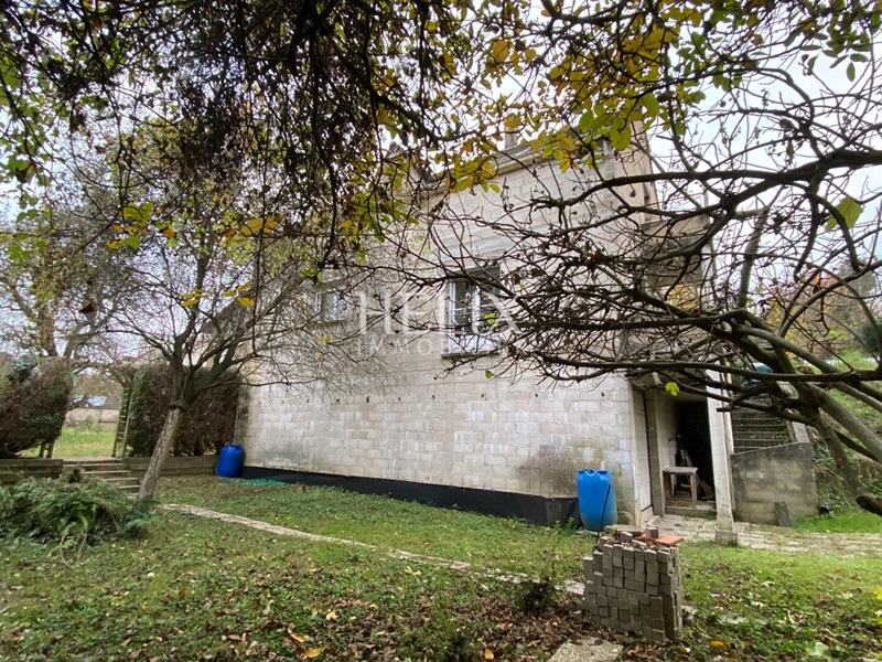 Maison - 316 m² - 9 pièces