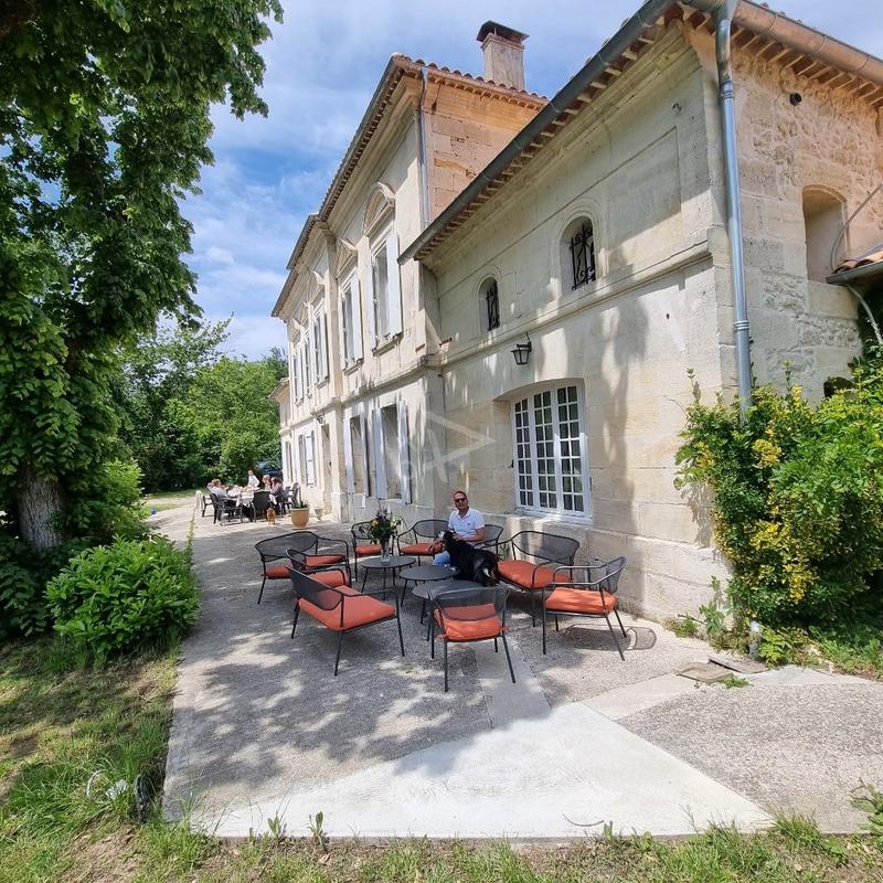 Maison - 342 m² - 8 pièces