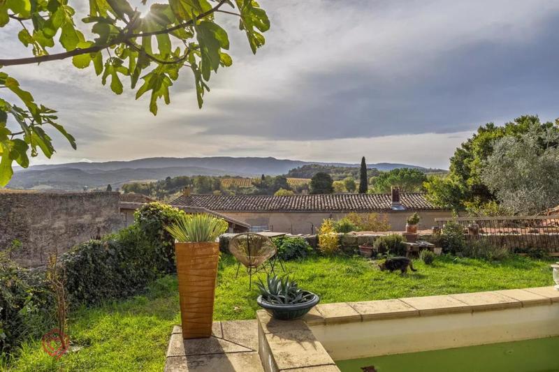 Maison de village - 206 m² - 10 pièces