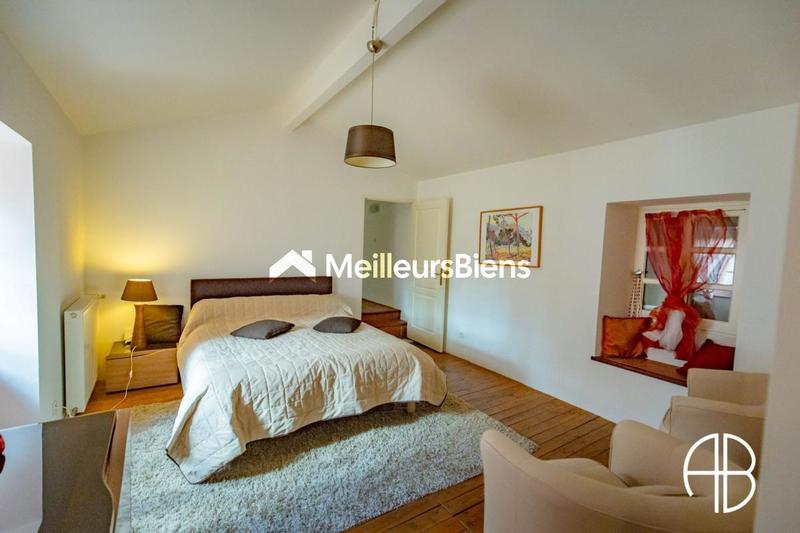 Maison - 288 m² - 13 pièces