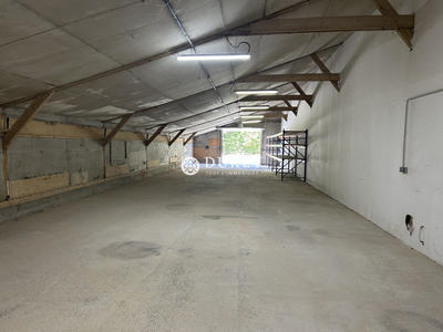Local d'activités - 250 m²