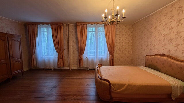 Maison - 210 m² - 9 pièces