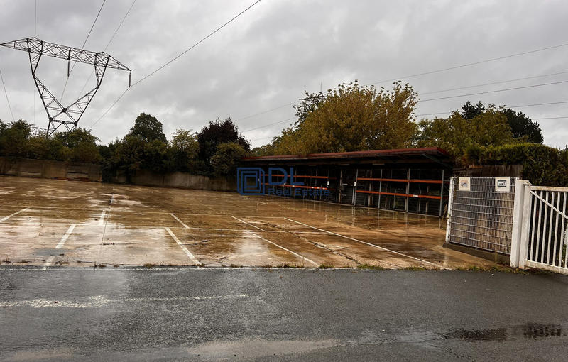 Entrepôt - 1 200 m²