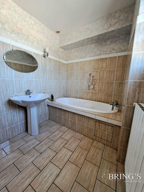 Maison - 117 m² - 8 pièces