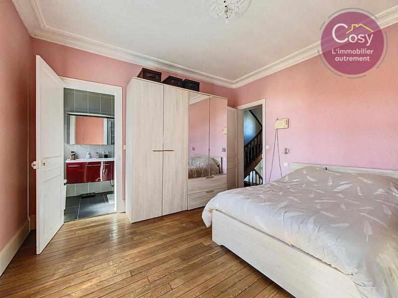 Villa - 180 m² - 9 pièces